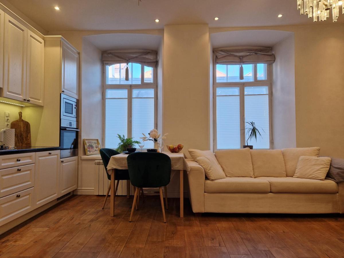 Lovely Apartment In Tallinn Old Town Bagian luar foto