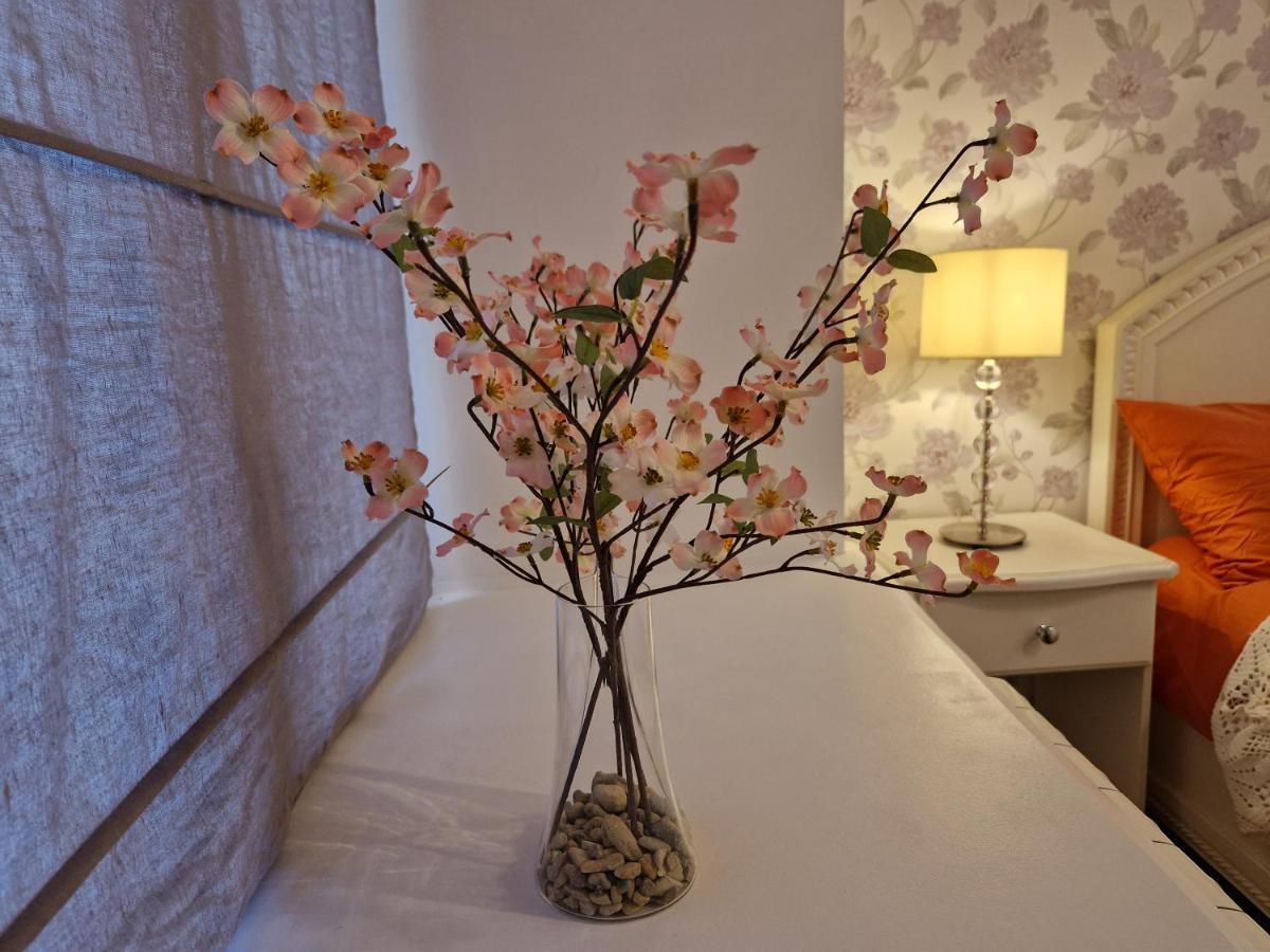 Lovely Apartment In Tallinn Old Town Bagian luar foto